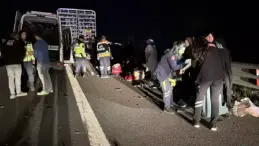 Bolu’da Otoyolda Minibüs Kamyona Çarptı: 16 Yaralı