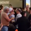 AVM’de ‘adamına göre muamele’ kavgası
