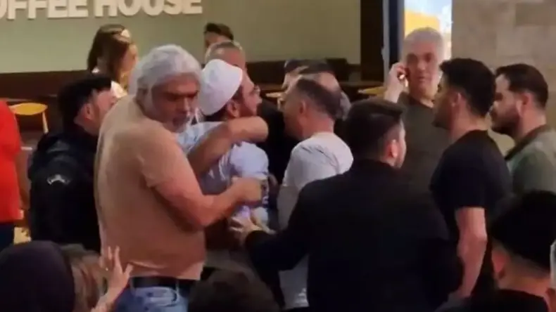 AVM’de ‘adamına göre muamele’ kavgası